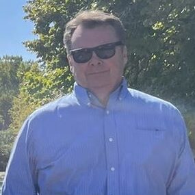 headshot of Geoff Colton - Project Coordinator - Shipping & Rentals