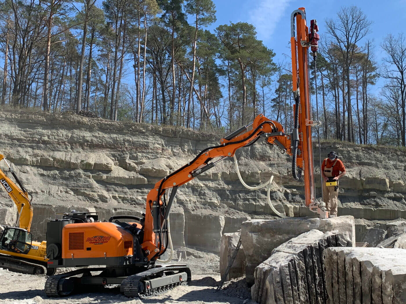 Machine in a quarry